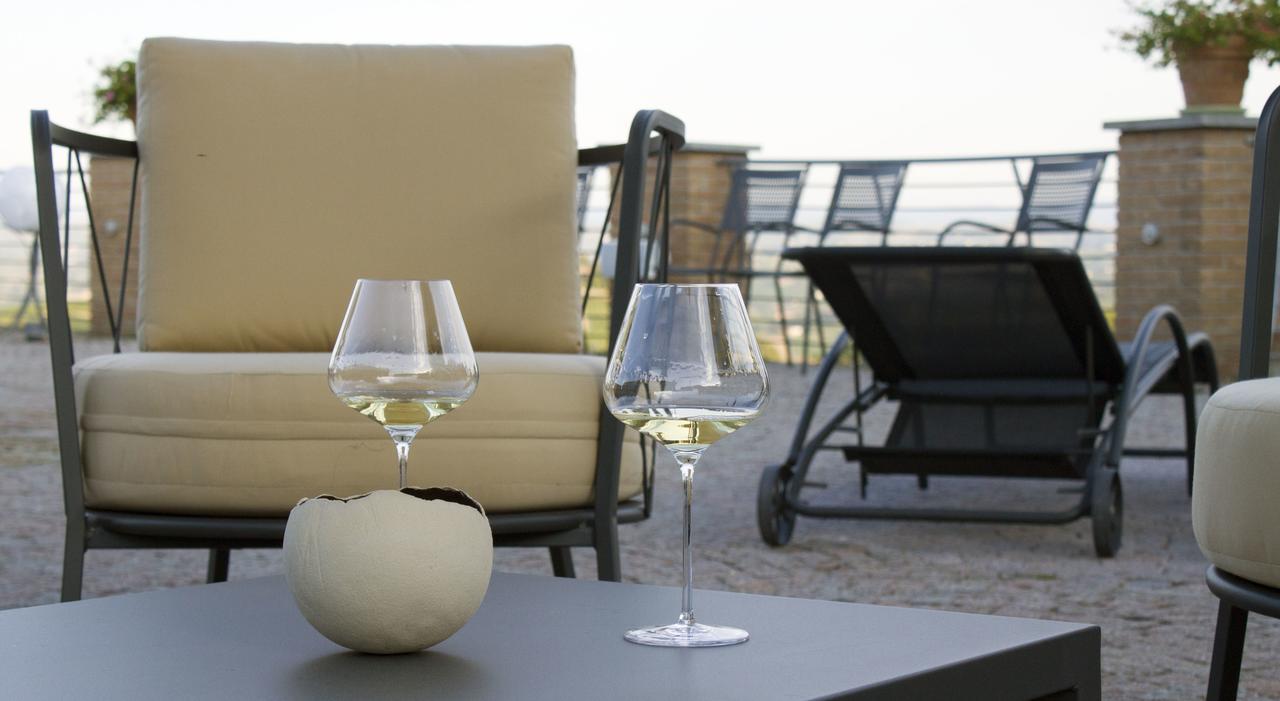 Bed and Breakfast Cascina San Michele Костильоле-д'Астри Экстерьер фото