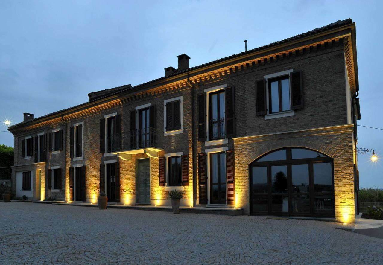 Bed and Breakfast Cascina San Michele Костильоле-д'Астри Экстерьер фото